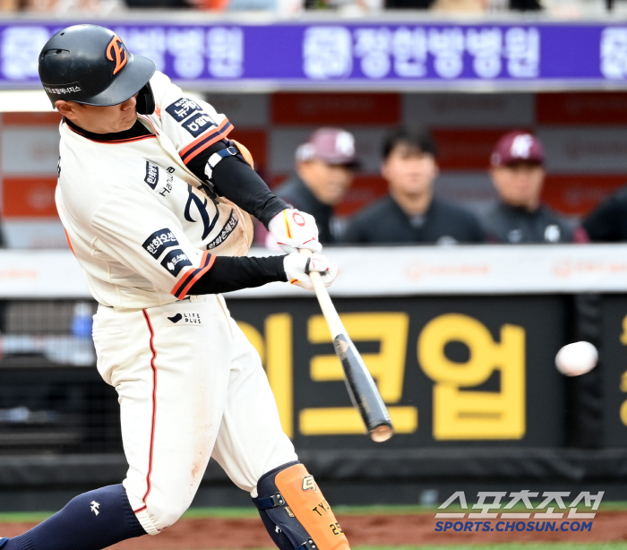 [포토] 김태연, 오늘 4안타 폭발
