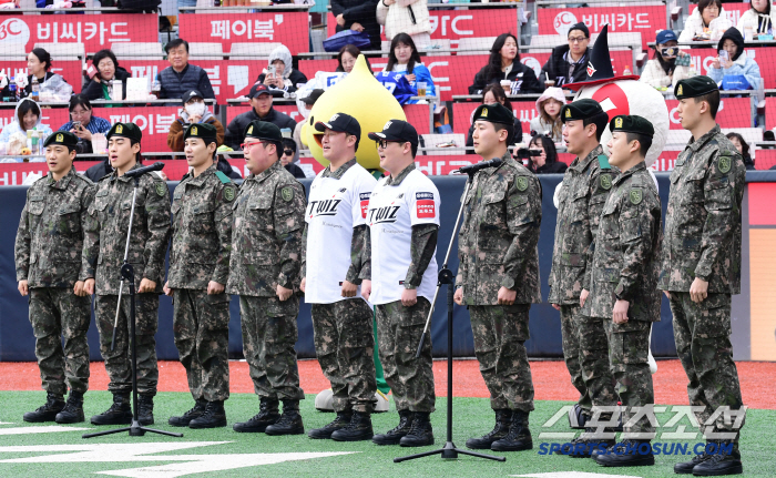 [포토] 야구장 찾은 OTT드라마 신병3 출연 배우들