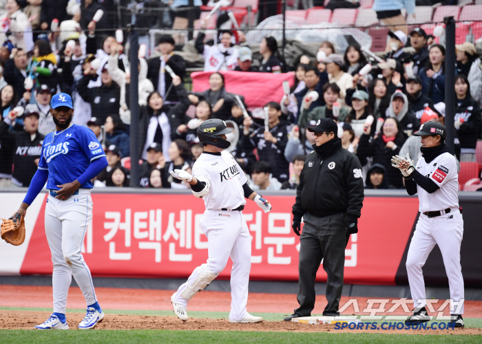 [포토] 강백호 점수 차 벌리는 1타점 적시타