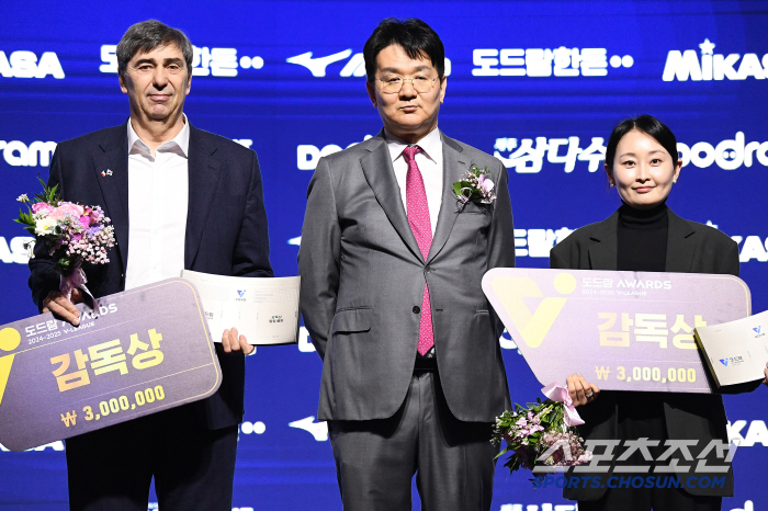 [포토] 감독상 수상한 블랑-아본단자 감독, 시상식은 블랑 감독만 참석
