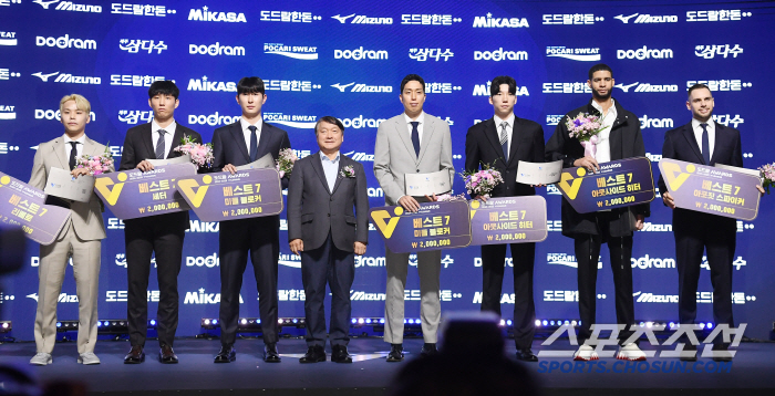 [포토] 남자부 베스트7 영광의 수상자들