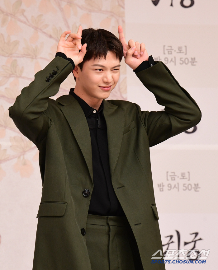 [포토] 육성재 변함없는 동안 외모