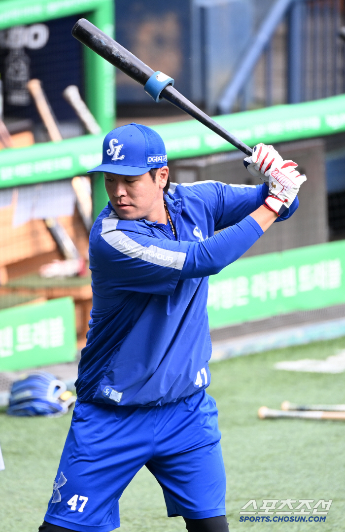 [포토] 경기 준비 나선 강민호