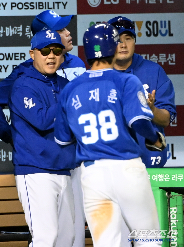 [포토] 박진만 감독, 심재훈 활약에 흡족한 미소