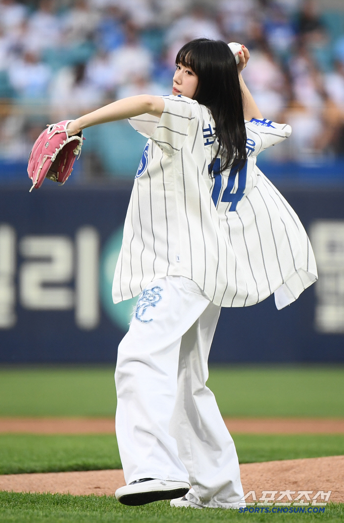 [포토] 보라미유, 라팍에 등장한 시구 여신