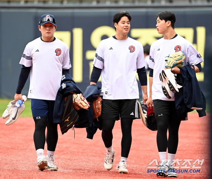 [포토] 김택연 최종인 최준호, 이야기 나누며