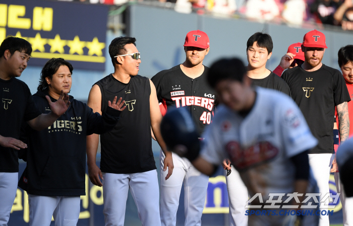 [포토] KIA 네일 팀이 이겨서 기쁘다