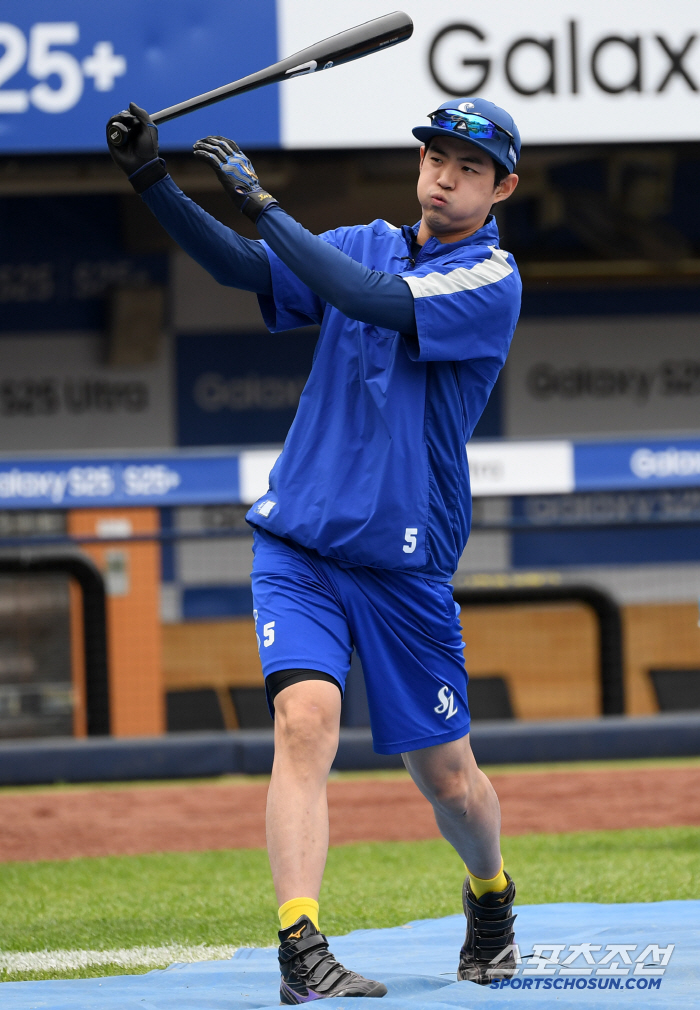 [포토] 구자욱 가볍게 스윙
