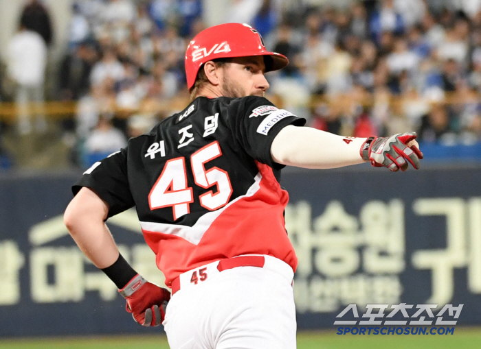 [포토] 위즈덤 보고 있나