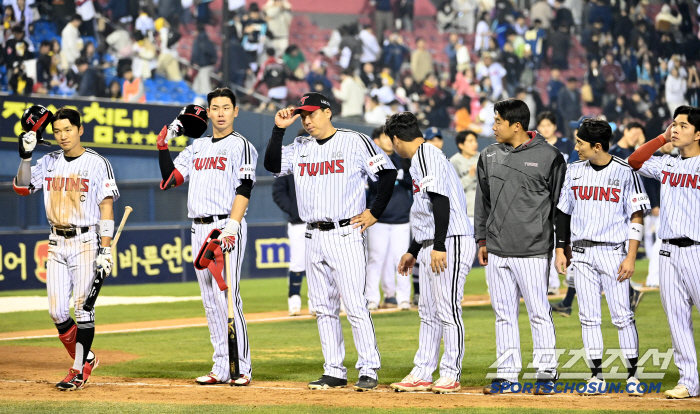 [포토] 1대3 패배 LG, 시즌 첫 루징시리즈