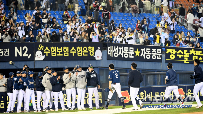 [포토] 3대1 승리 NC, 1위 LG에 위닝시리즈
