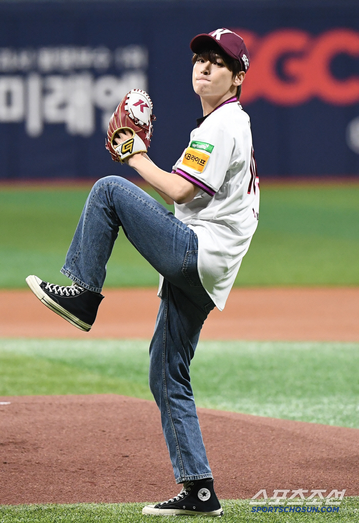 [포토] SF9 인성, 고척돔에서 시구
