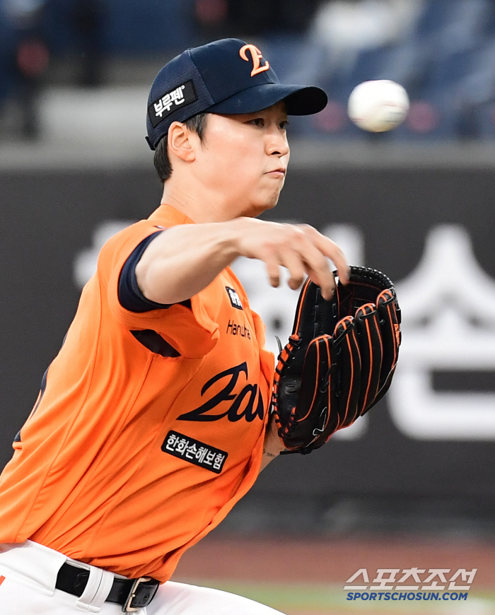 [포토] 엄상백 다시 승리를 향해 힘찬 투구