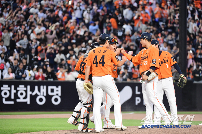 [포토] 승리한 한화 KT 상대 2-1 짜릿한 승리