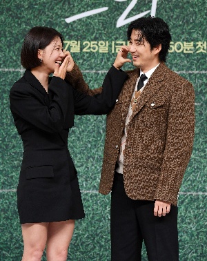 임세미-윤계상, 이게 맞아?