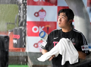 송승기, 원망스러운 폭우