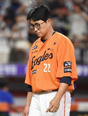 패배 지켜본 채은성