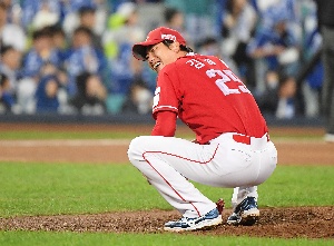 외야 뜬공에 놀란 김광현