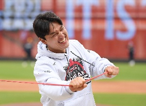 즐겁게 훈련하는 박동원