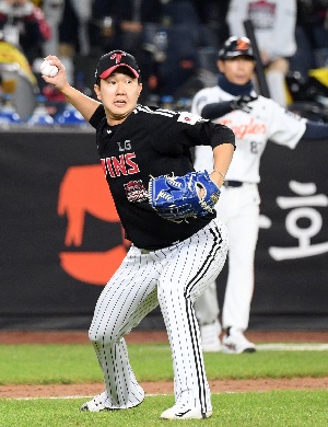 LG 마무리 유영찬 끝