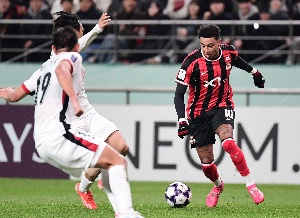 린가드, 빠르게 중앙 돌파 시도