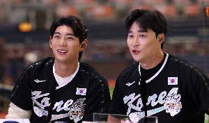 이정후-김하성, 체코전 앞두고 즐거운 마음