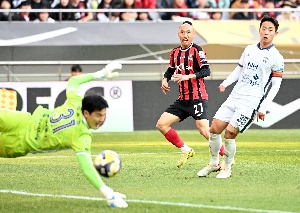 골키퍼도 제친 문선민의 슛팅, 득점일까?