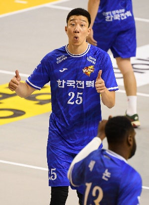 신영석, 엄지척