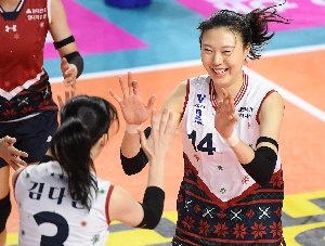 득점 후 기뻐하는 양효진