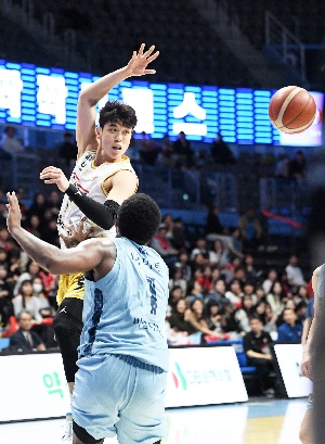 변준형, 감각적인 플레이