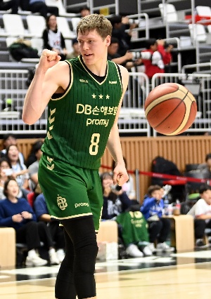 주먹불끈 엘런슨, 내가 막았다