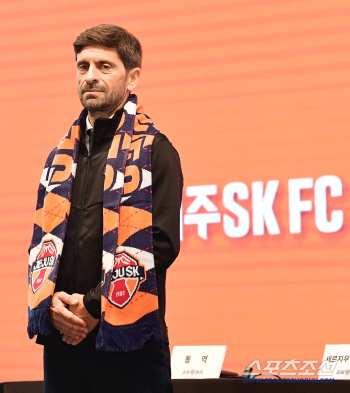 [포토] 코스타 감독 제주SK FC 첫 외국인 감독 취임