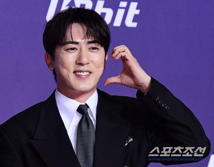 [포토] 김원훈 예쁜 볼하트 인사