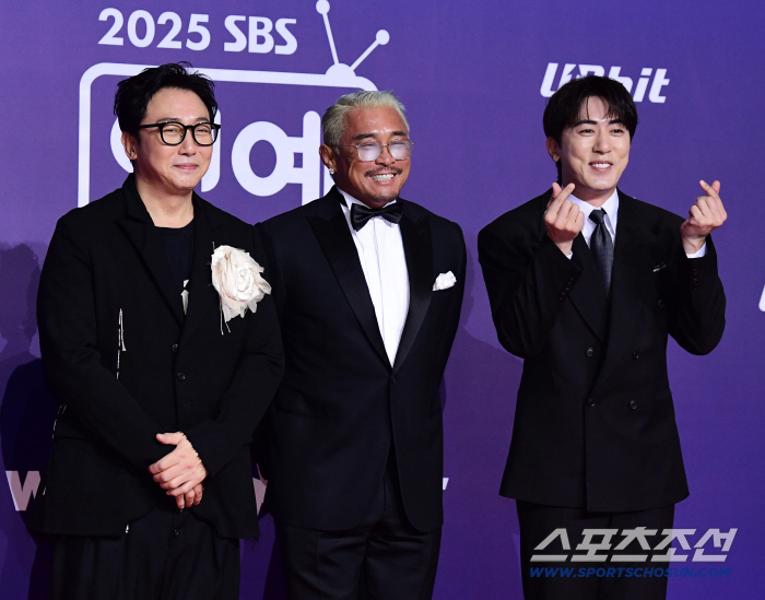 [포토] 탁재훈-추성훈-김원훈 여러분 새해 복 많이 받으세요