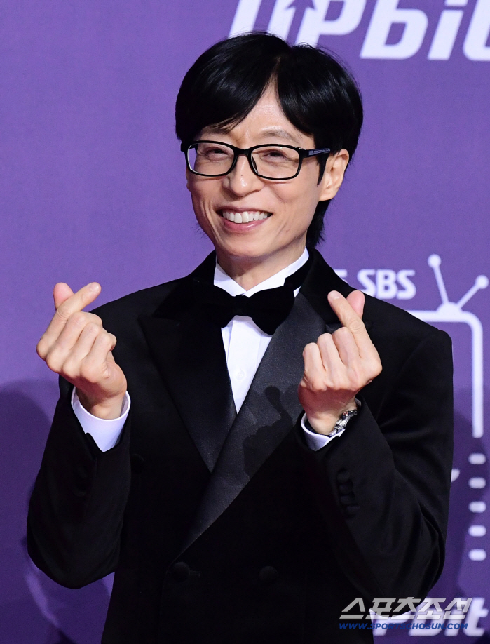 [포토] 유재석 여러분 많은 사랑 받으세요