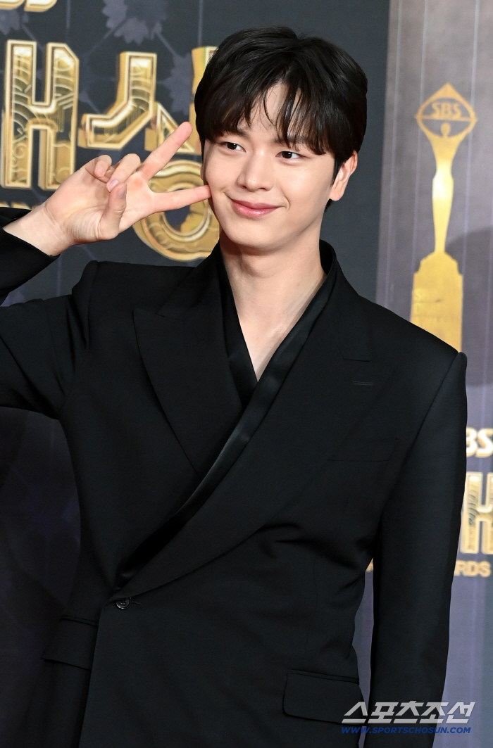 [포토] 육성재, 귀요미 브이