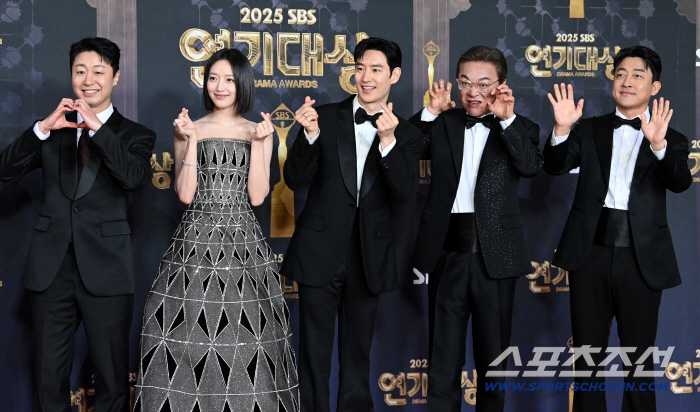 [포토] 배유람 표예진 이제훈 김의성 장혁진, 모범택시의 주역들
