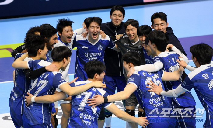 [포토] 삼성화재, 1위 대한항공 잡았다