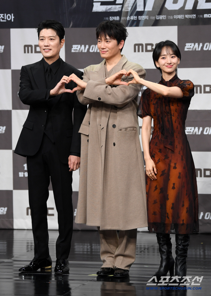 [포토] 박희순-지성-원진아, 하트