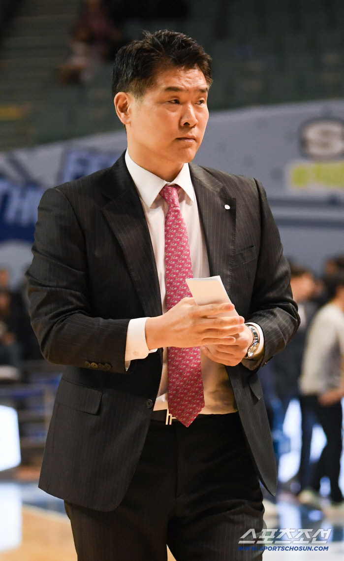 [포토] 조상현 감독, 생각 정리