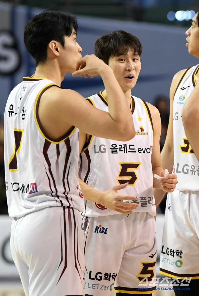 [포토] 양준석, 1위 팀의 여유