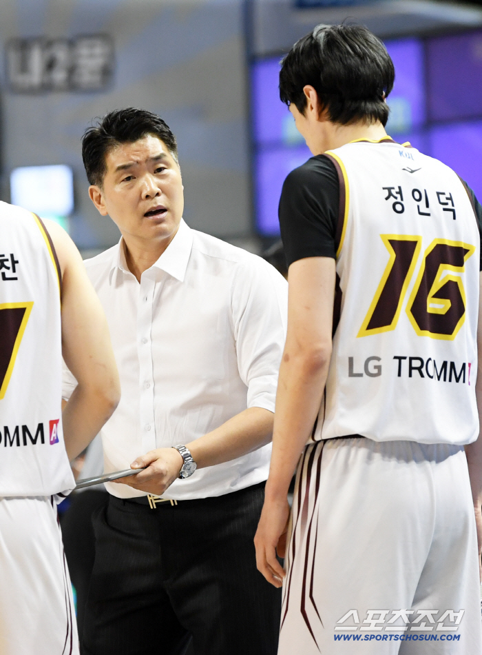 [포토] LG 조상현 감독, 작전 지시