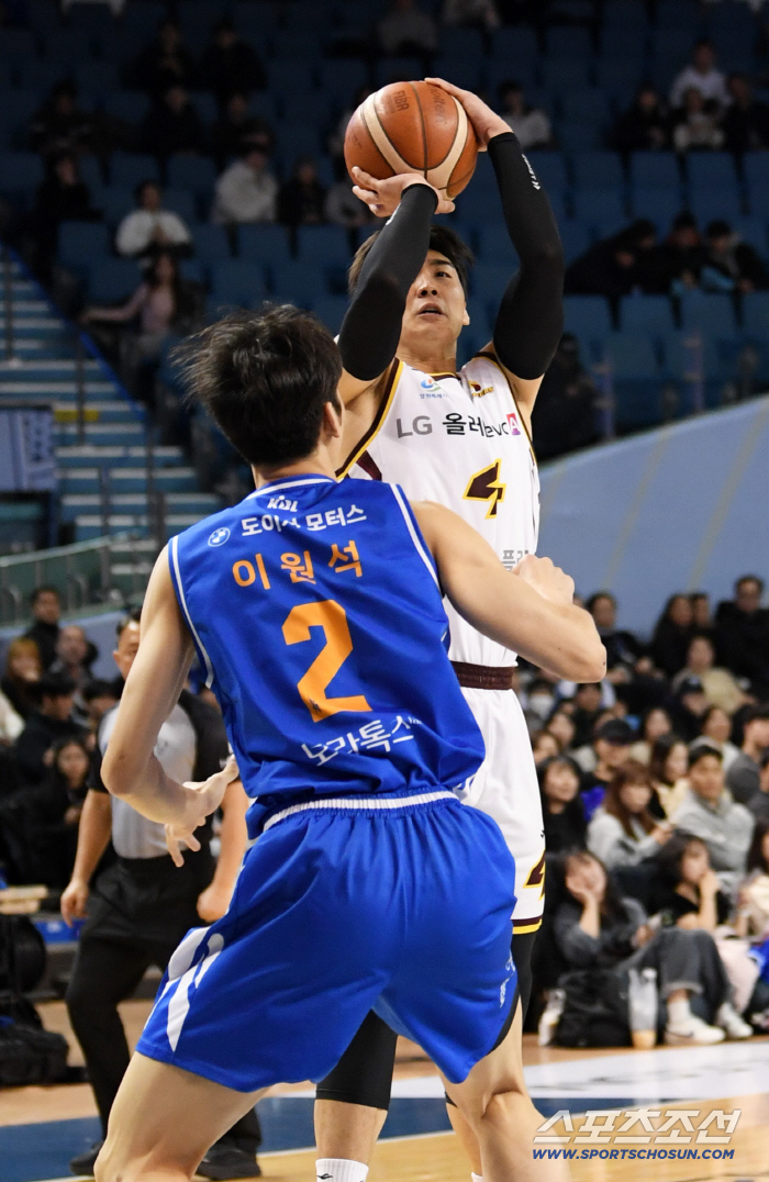 [포토] 양홍석, 오늘 슛 감각 좋아