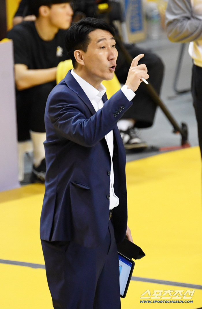 [포토] 권영민 감독, 작전