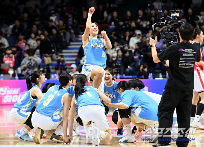 [포토] 김단비, 힘찬 말처럼 승리하겠다!