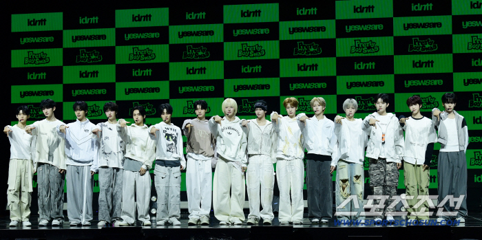 [포토] 아이덴티티 멋스러운 등장과 포즈