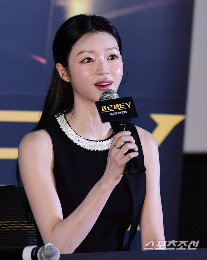 [포토] 유아 첫 영화 기대하세요