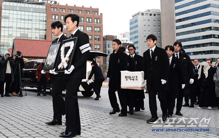 [포토] 故 안성기 명동성당에서 추모 미사