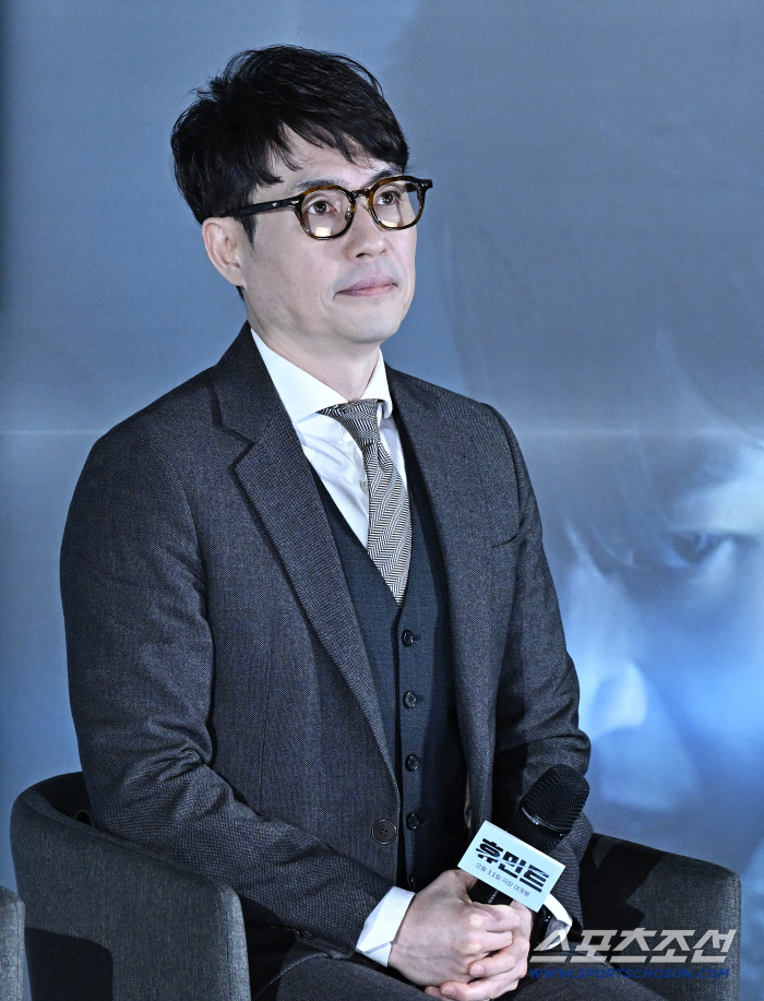[포토] 류승완 감독 새로운 첩보 액션 영화와 함께