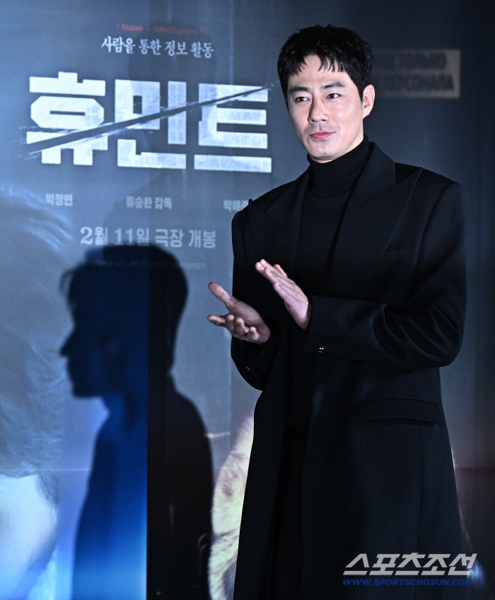 [포토] 조인성 그림자마저 조각 미남